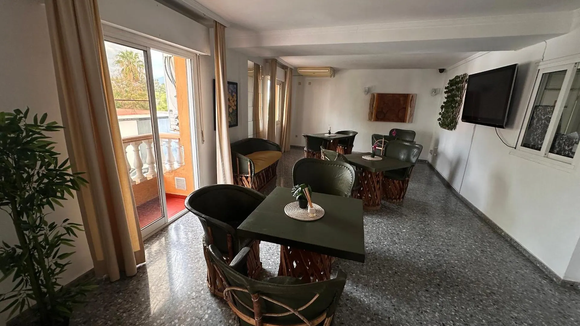 Hostal San Felipe Marbella Hostel