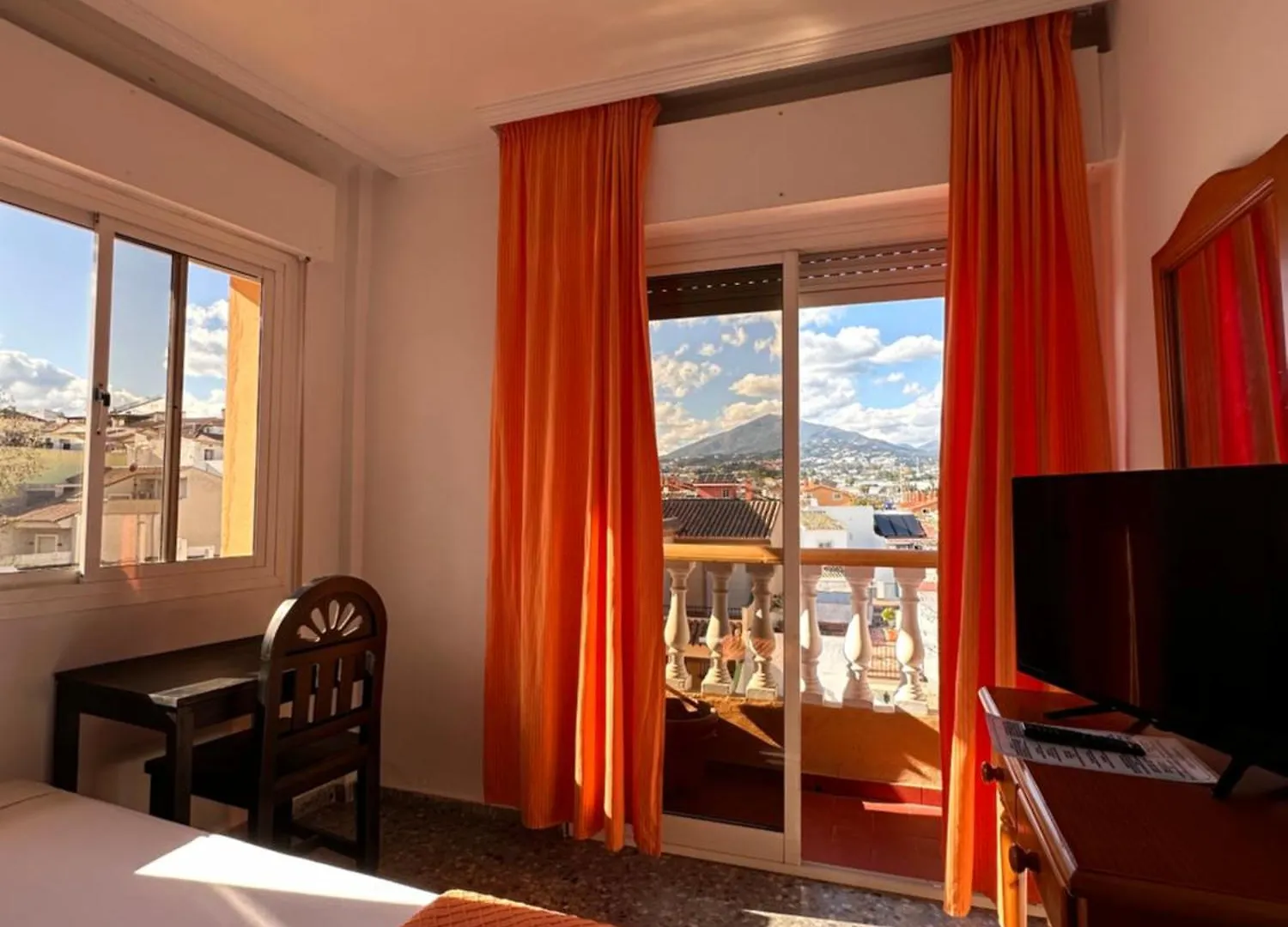 Hostal San Felipe Marbella Hostel